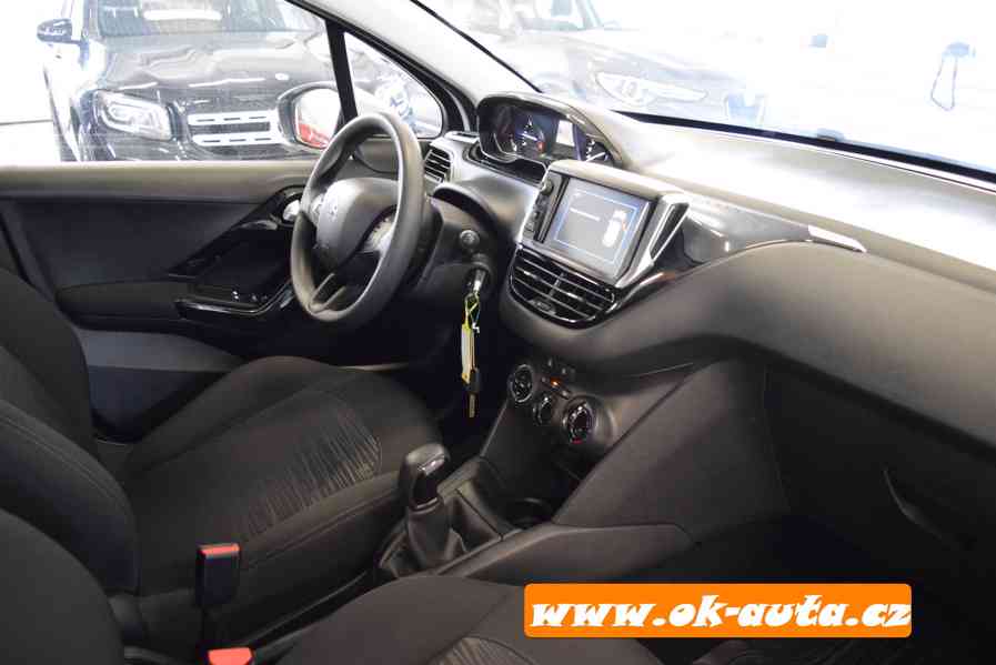 Peugeot 208 1.2 PURE TECH NAVIGACE RV 2019-DPH  - foto 13
