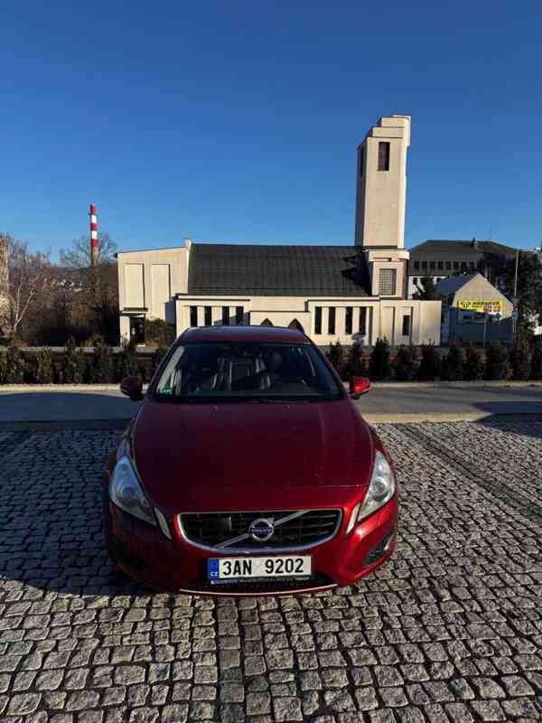Volvo S60 2,0   2010, 120 kW, 169 000 km - foto 4