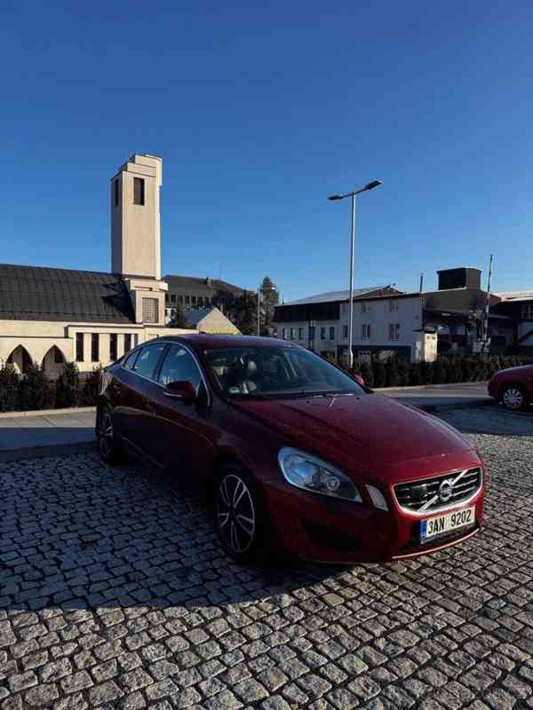 Volvo S60 2,0   2010, 120 kW, 169 000 km - foto 2