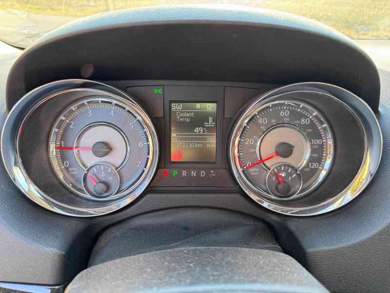 Chrysler Town Country 3,6 DVD, RT 2012 - foto 14