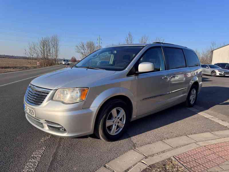 Chrysler Town Country 3,6 DVD, RT 2012 - foto 2
