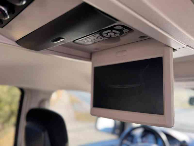 Chrysler Town Country 3,6 DVD, RT 2012 - foto 9
