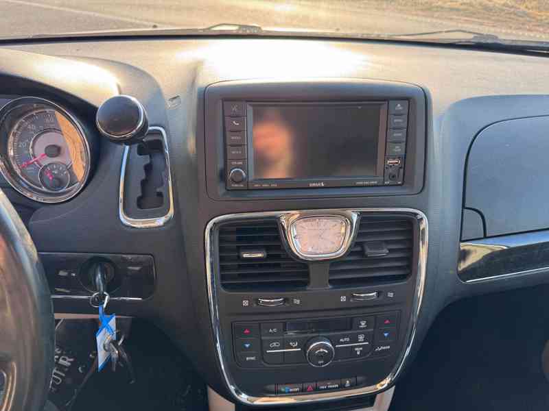 Chrysler Town Country 3,6 DVD, RT 2012 - foto 15