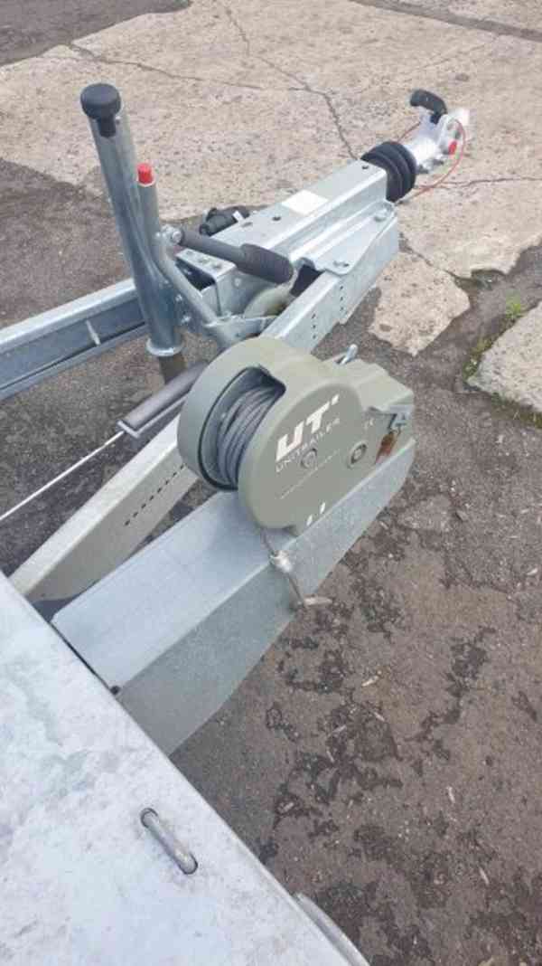 ZÁNOVNÍ 3.5t přívěs plato 3os na 2.7t/5m přepravník plaťák - foto 7