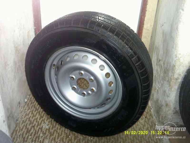 IVECO DAILY 35S17  2x zimní pneu + disk - 235/65  R16  115R - foto 5