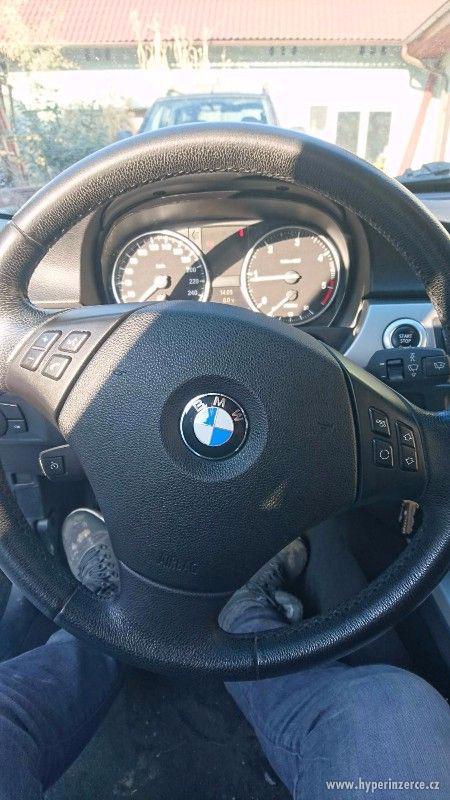 BMW e90 318d 105 kW - foto 6