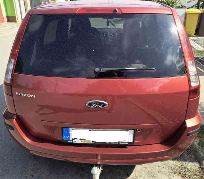 Automobil Ford - foto 3