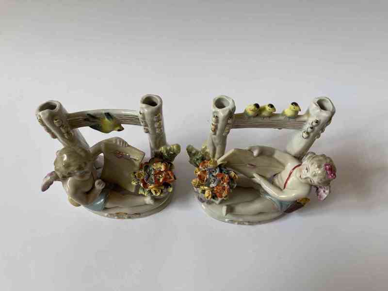 Porcelánový pár andělů amorků - vázičky - foto 2