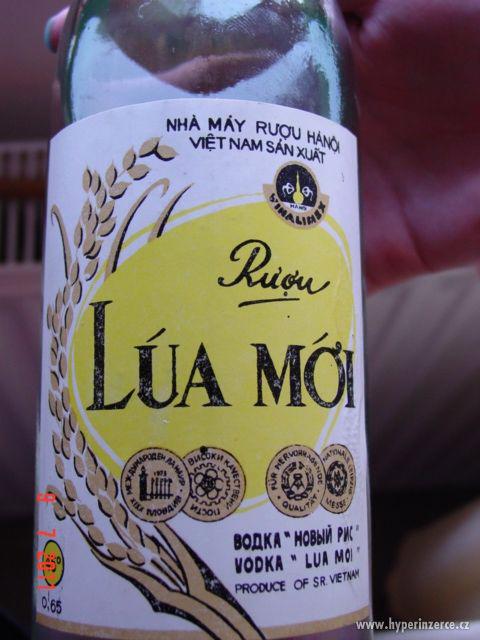 40tiletá rýžová vodka z Vietnamu - foto 2