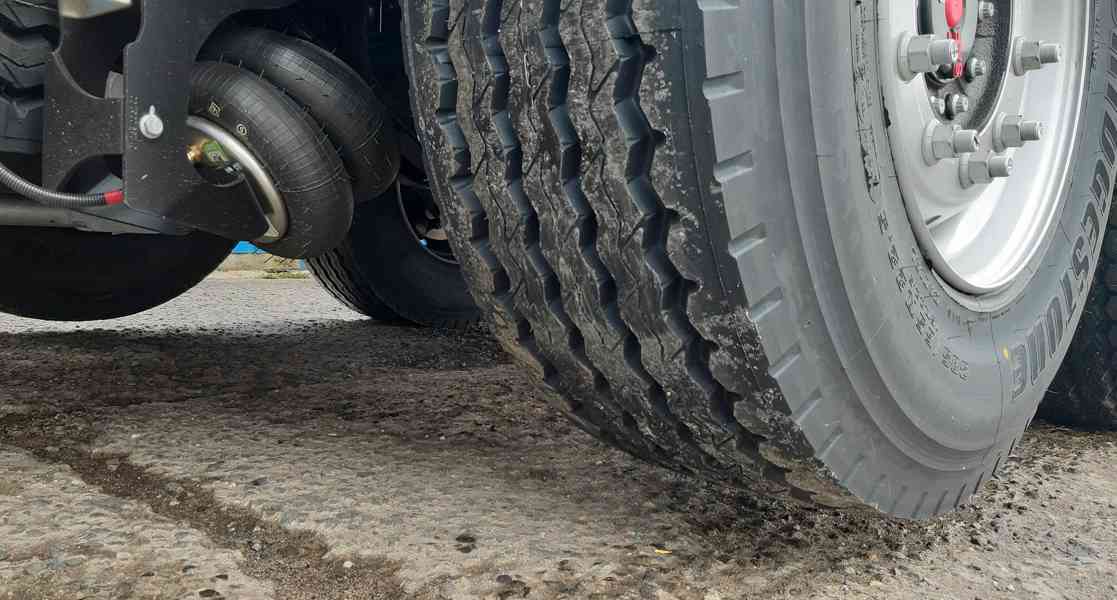 Sklápěcí návěs MEILLER 29 m3 za 6x4 * el.plachta 2x ZVEDAČKA - foto 4