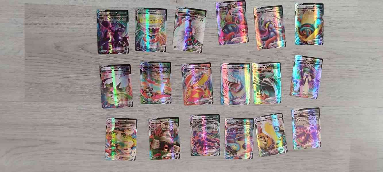 Pokémon kartičky (V,Vmax) - foto 2