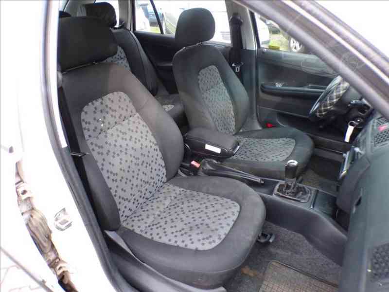 Škoda Fabia 1,2 HTP - foto 12