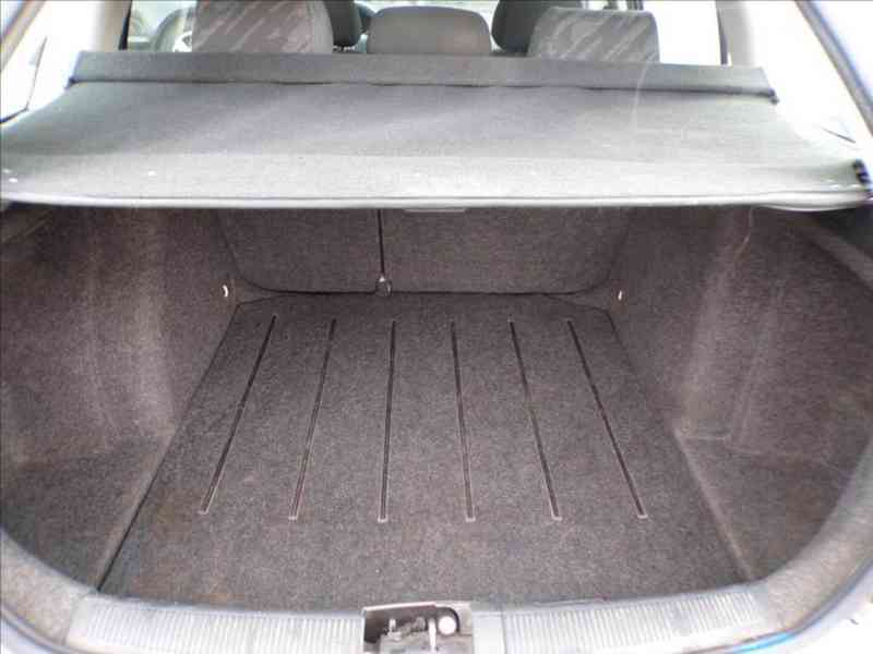 Škoda Fabia 1,2 HTP - foto 9