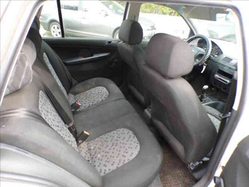 Škoda Fabia 1,2 HTP - foto 10
