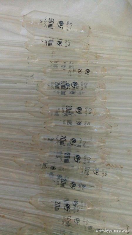 Laboratorní sklo (pipety, odměrné baňky, BSK 5) - foto 1