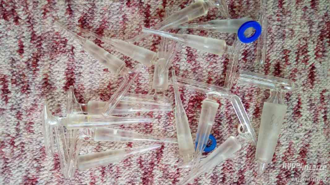 Laboratorní sklo (pipety, odměrné baňky, BSK 5) - foto 5