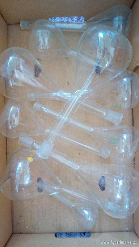 Laboratorní sklo (pipety, odměrné baňky, BSK 5) - foto 9