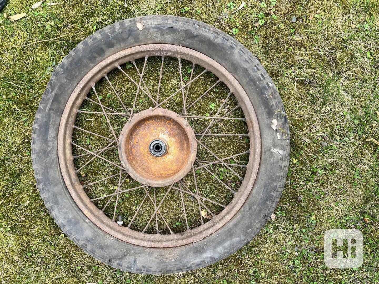 Jawa / ČZ díly – vidlice, kola, blatníky, magneto - foto 1