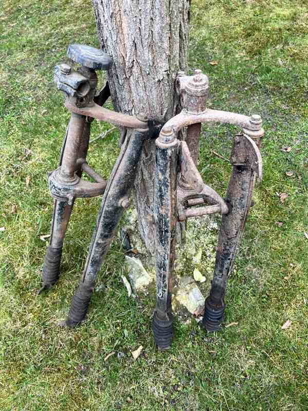 Jawa / ČZ díly – vidlice, kola, blatníky, magneto - foto 3