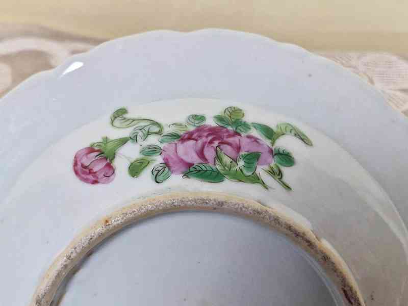 Krásný velmi starý bohatě malovaný Talíř s motýly Čína - foto 7