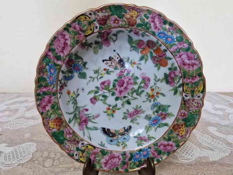 Krásný velmi starý bohatě malovaný Talíř s motýly Čína - foto 2