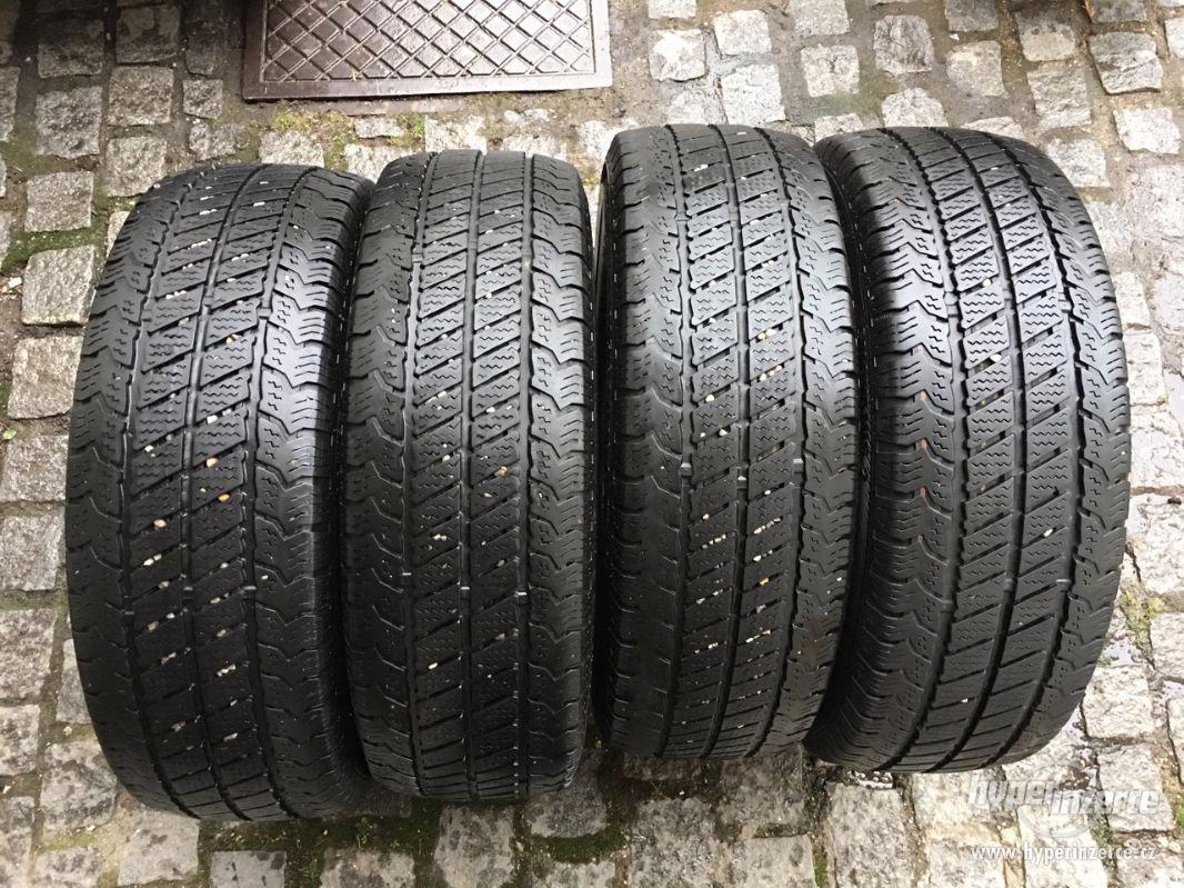 205 65 16 R16 zimní zátěžové pneumatiky Barum - foto 1