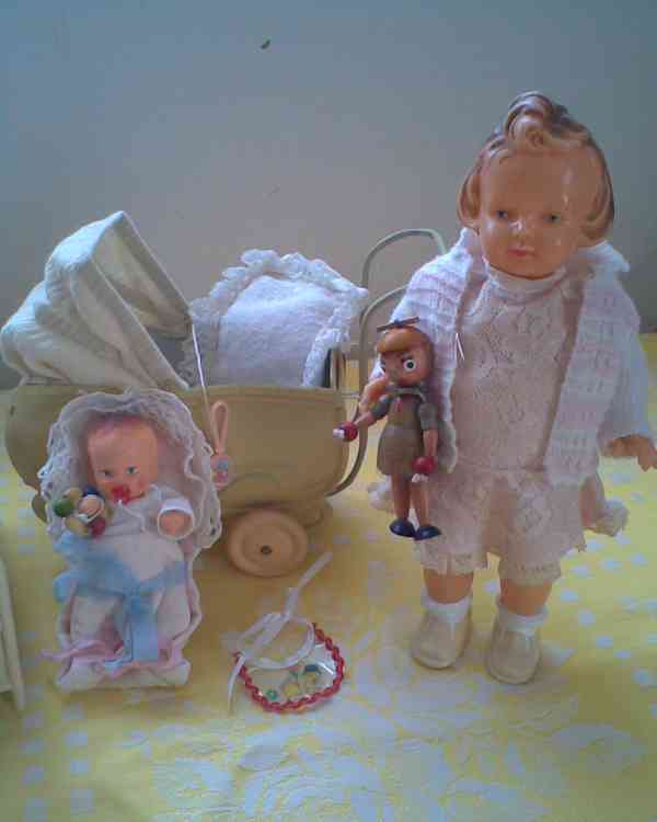 Retro kočárek s panenkami - foto 2