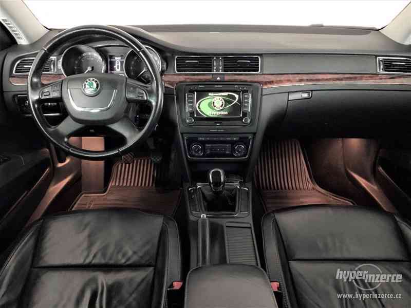 Škoda Superb II kombi Elegance 2.0 TDi 125kw, Xenon - foto 9