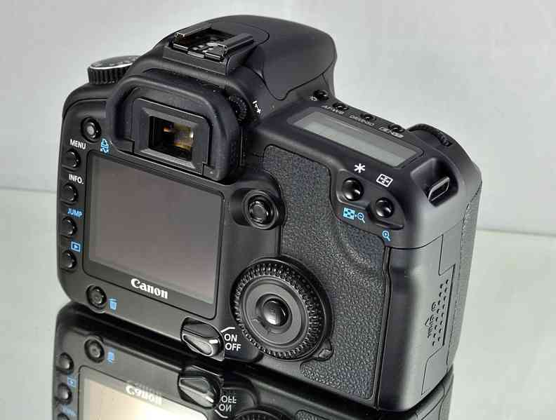 Canon EOS 30D *8.2 Mpix CMOS*Polo-prof. zrcadlovka - foto 5