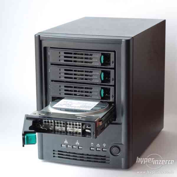Síťové datové uložiště - NAS + 4xHDD 500GB - foto 1