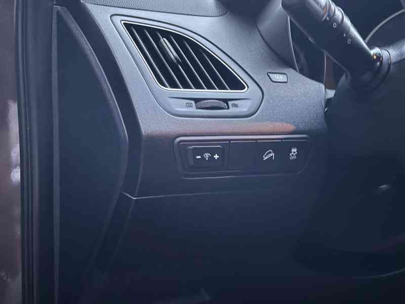 Hyundai ix35, 2,0 i DOHC, 120 kW  - foto 17