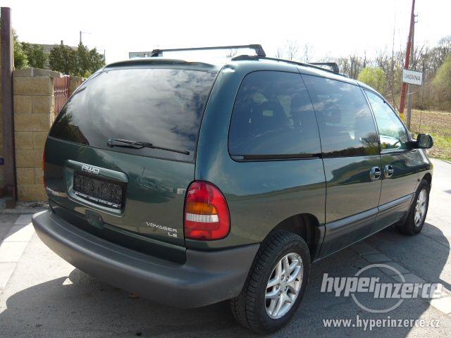 Chrysler Voyager 3,8 LX 4x4 AWD 2000 TOP STAV - foto 4