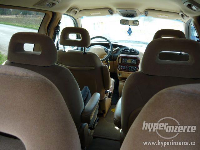 Chrysler Voyager 3,8 LX 4x4 AWD 2000 TOP STAV - foto 9