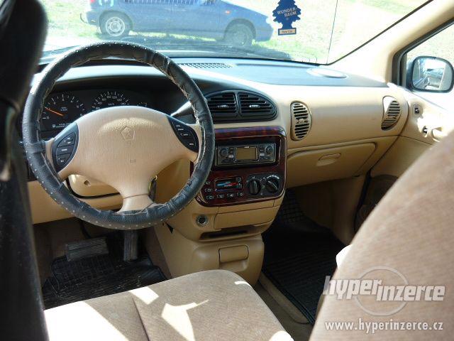 Chrysler Voyager 3,8 LX 4x4 AWD 2000 TOP STAV - foto 11