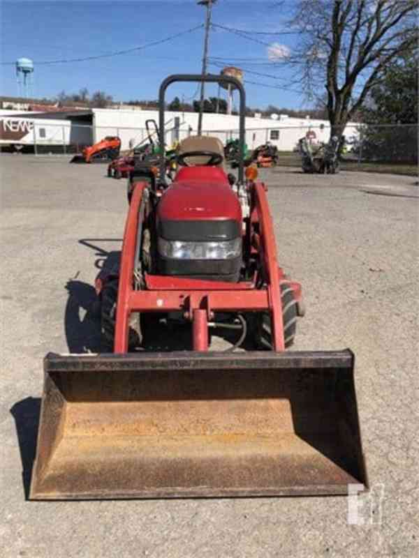 Traktor CASE IH DX25E - foto 2