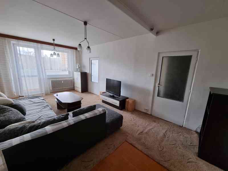 Pronájem bytu 1+1 ve Vsetíně, 46m2 + 6m2 dvě zasklené lodžie - foto 2