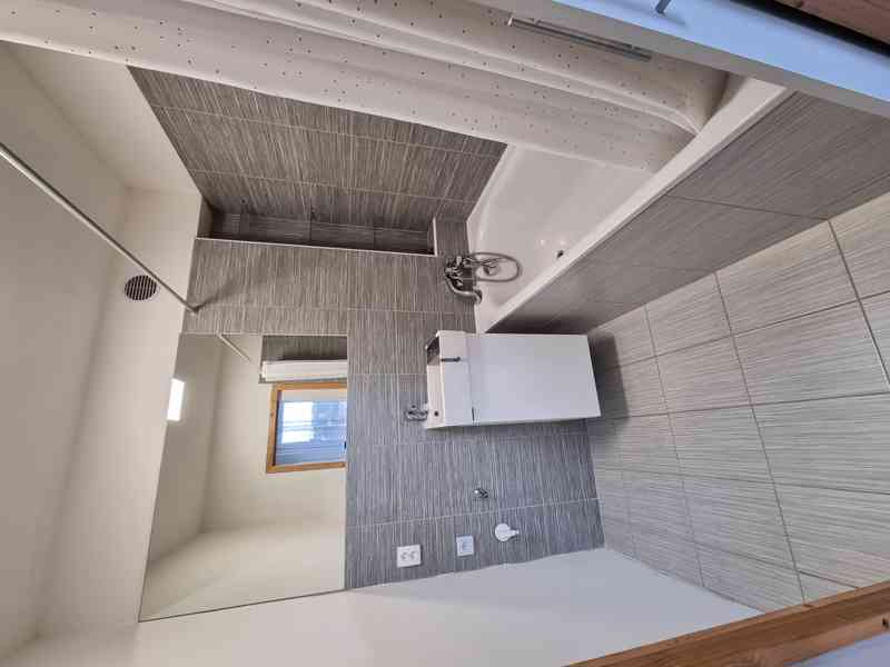 Pronájem bytu 1+1 ve Vsetíně, 46m2 + 6m2 dvě zasklené lodžie - foto 7