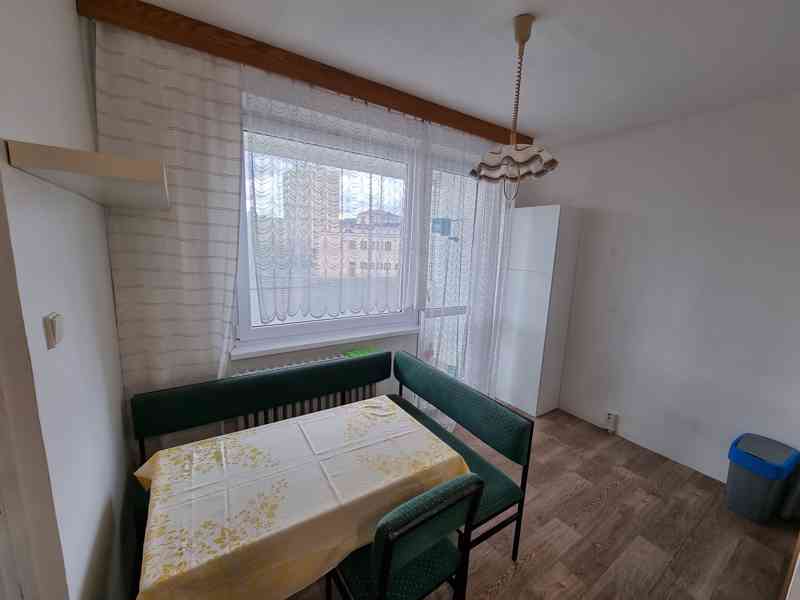 Pronájem bytu 1+1 ve Vsetíně, 46m2 + 6m2 dvě zasklené lodžie - foto 5