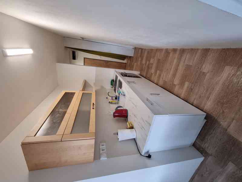 Pronájem bytu 1+1 ve Vsetíně, 46m2 + 6m2 dvě zasklené lodžie - foto 3