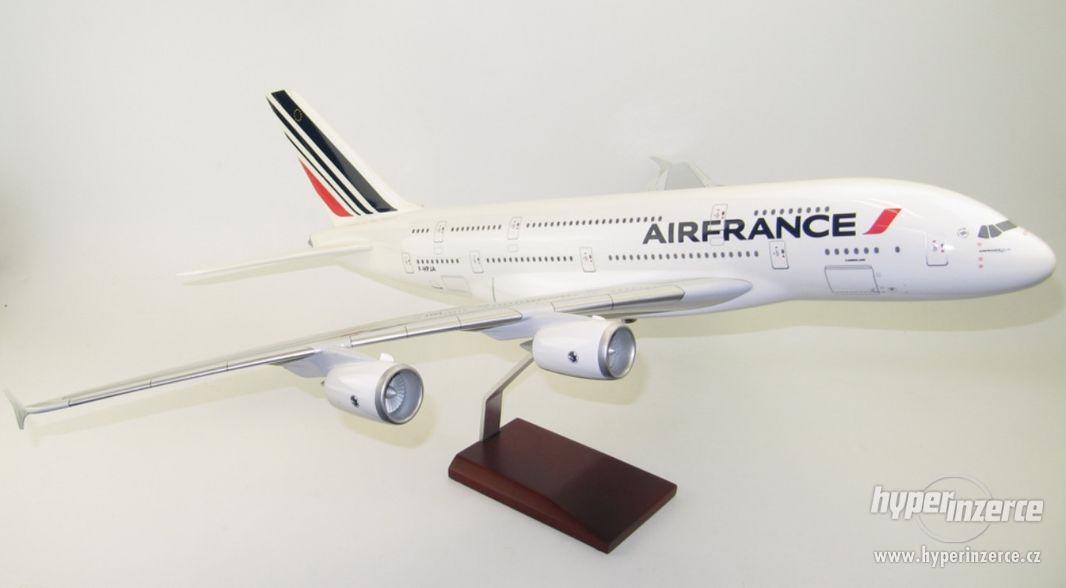 Velký model dopravního letadla Airbus A380 air france - foto 4