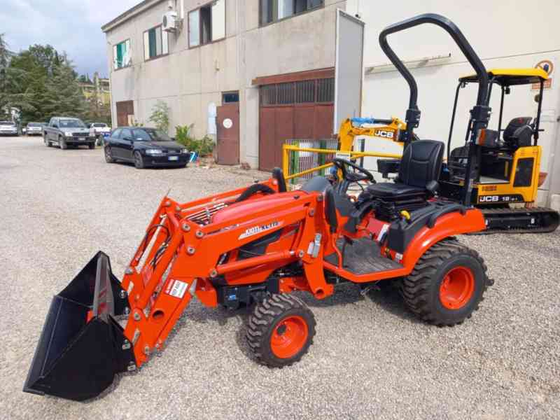Traktor Kioti CS2520 - foto 4
