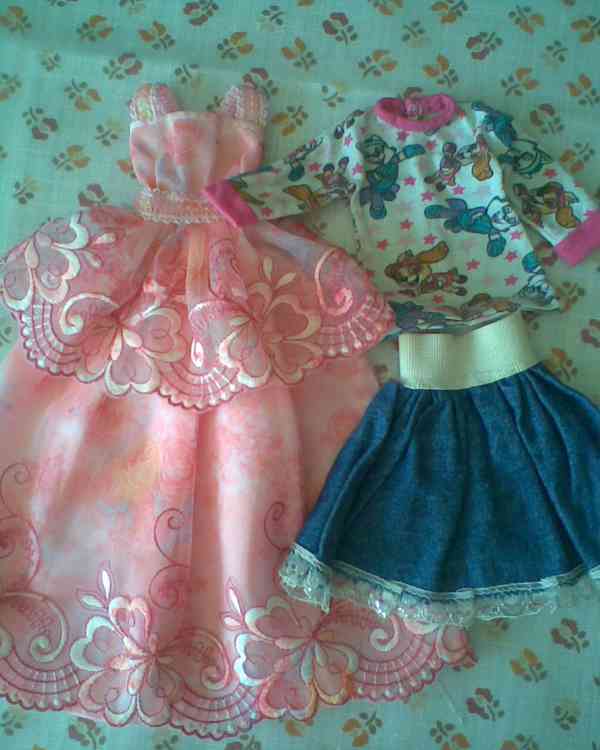 Nové různé oblečení na Barbie - foto 5