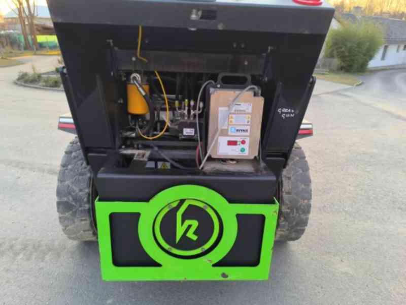 zánovní! 5t ele smykový nakladač Kovaco Elise 900 +vidle - foto 4