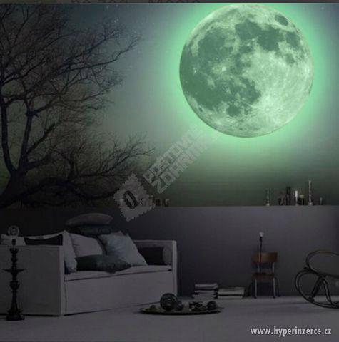 -40% SLEVA Fluorescenční samolepka na zeď – Měsíc - foto 1