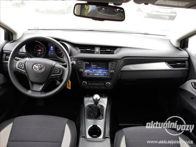 Toyota Avensis 1.8, benzín,  2017 - foto 3