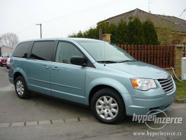 Chrysler Town Country 3,3 Flex Stown Go 2009 AKCE !! - foto 1