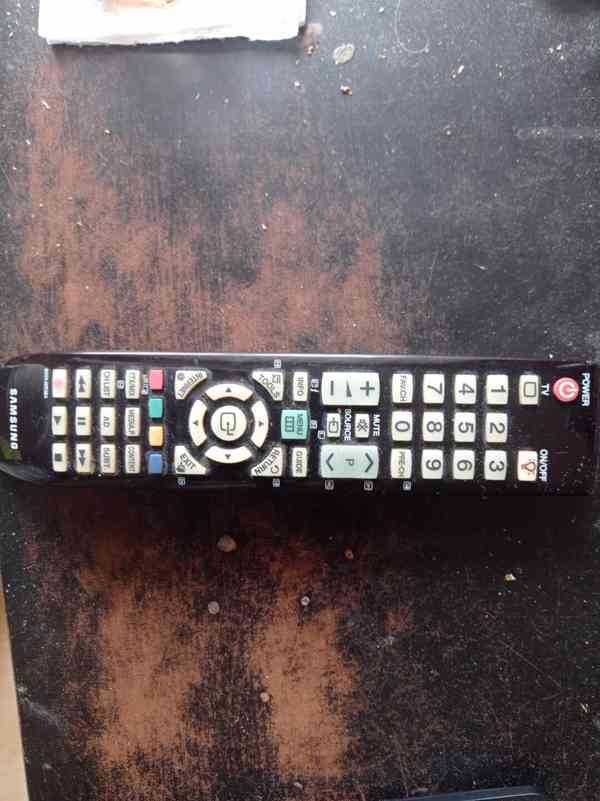 Plazma TV Samsung PS42Q97HD - foto 2