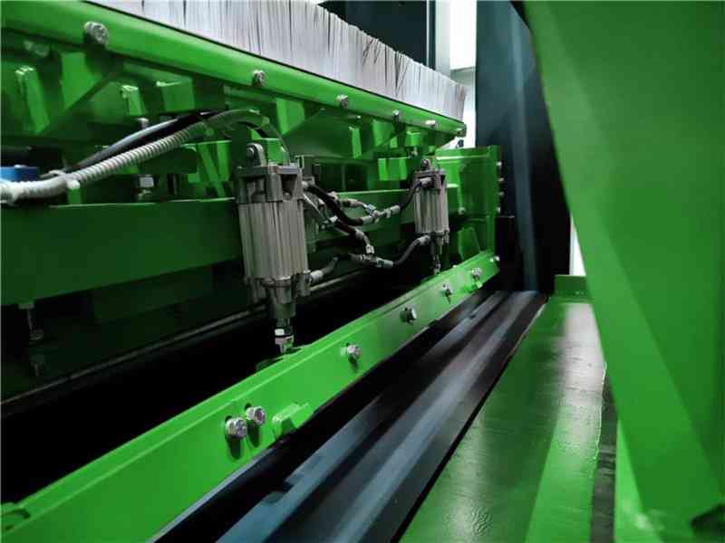 Stacionární vibrolis na betonové tvárnice SUMAB R-1500  - foto 5