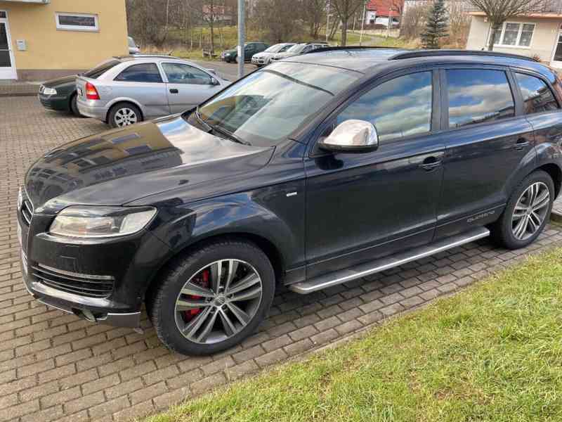  Audi Q7 3.0tdi s-line 7míst k sezení. - foto 2