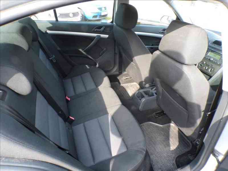 Škoda Octavia 1,8 TSI SERVISNÍ KNIHA - foto 11